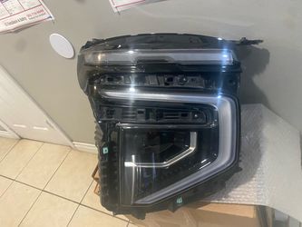 2025-2026 Chevy Tahoe Suburban right headlight