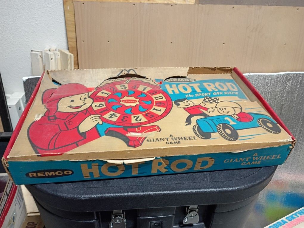 Make Me An Offer VINTAGE REMCO HOT ROD THE SPORT CAR RACE A GIANT WHEEL GAME