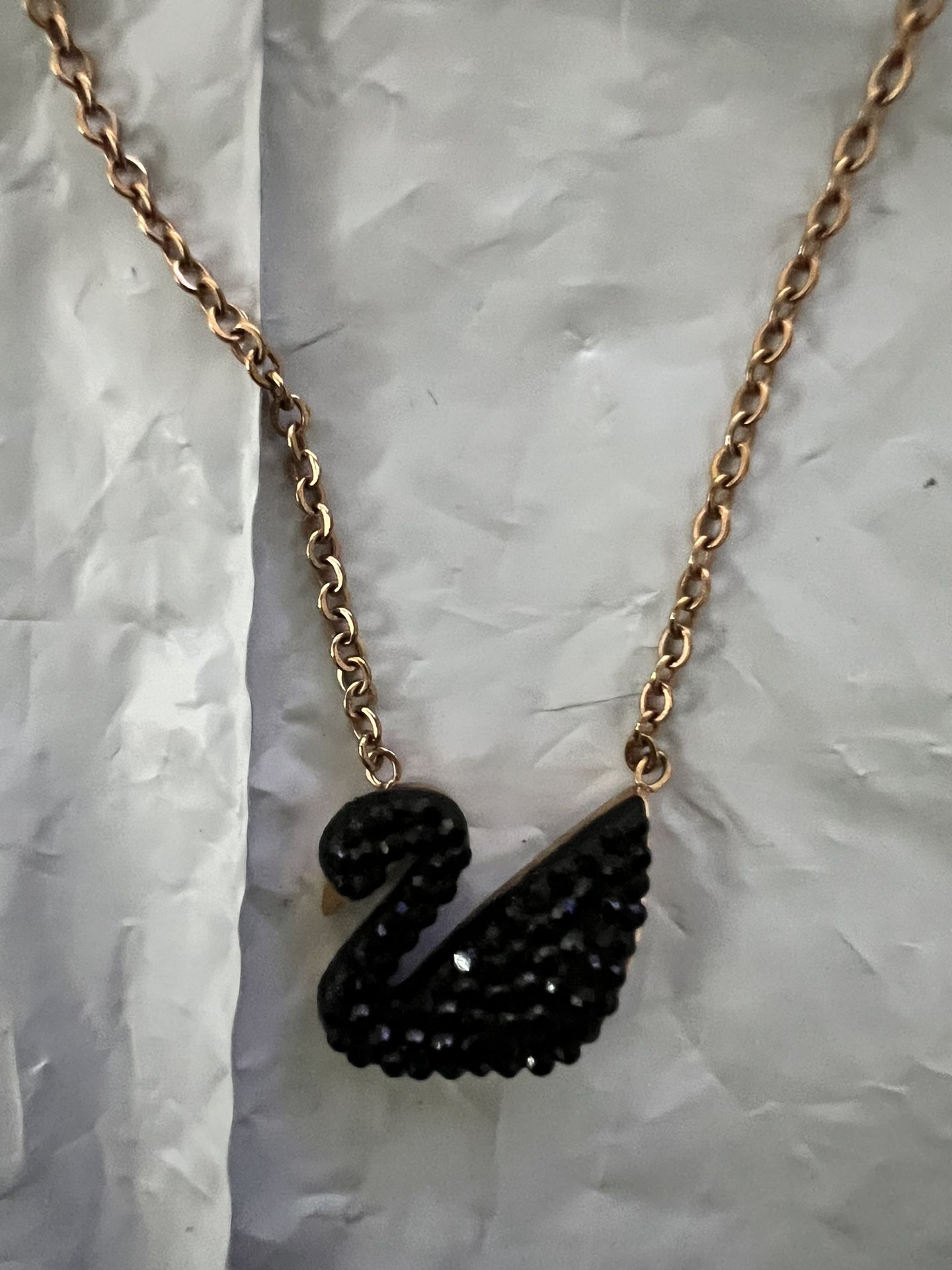 Lucky Swan Black Color Chain With Pendent 