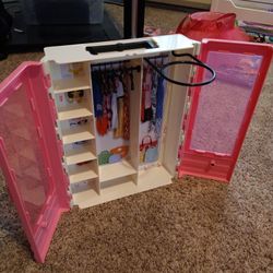Barbie Portable Closet