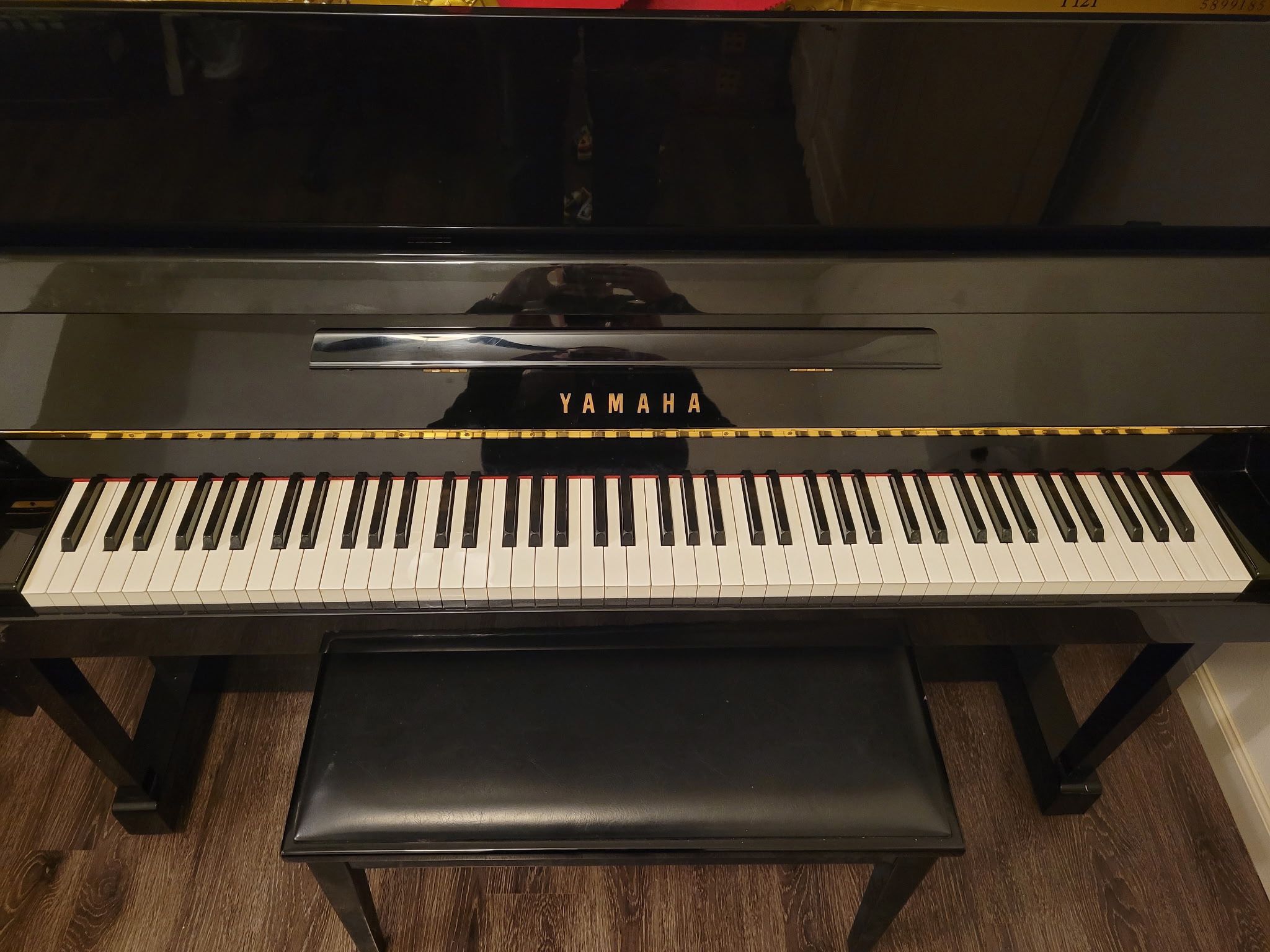 Yamaha Studio Upright Piano (T121)