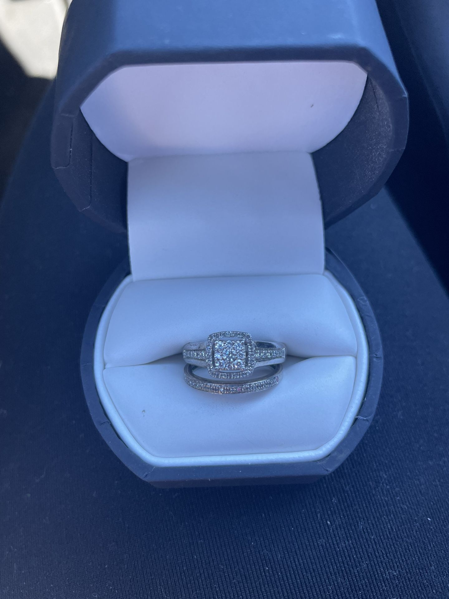 Engagement set