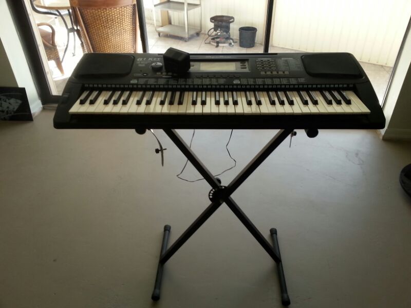 Spectrum AIL 495 61 key electric keyboard
