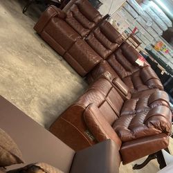 Electric Reclining Sectional Sofa ✔️CHRISTMAS OFFER✔️. Ask for Price 