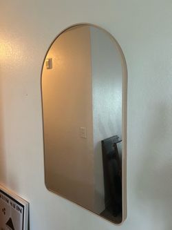 Arch mirror