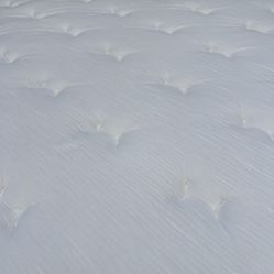 NEW CONDITION Queen Mattress and Boxspring and metal frame