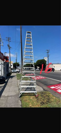 Excellent condition, 16 feet and more sizes available aluminum ladders 🪜