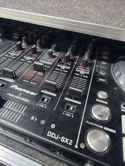 DJ CONTROLLER