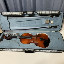violin - 4/4, andreas eastman, comes with shoulder rest, two bows, rosin and set of strings 