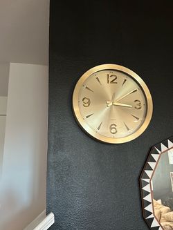 Modern Gold Round Quartz Wall Clock
