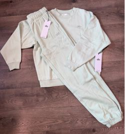 Alo Yoga Sweatsuit Set New with Tags