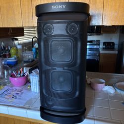 Portable speaker Sony XP700