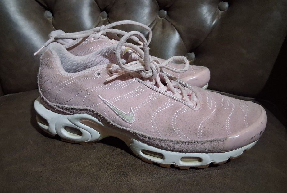 NIKE AIR MAX PLUS PINK FOAM TENNIS SHOES 