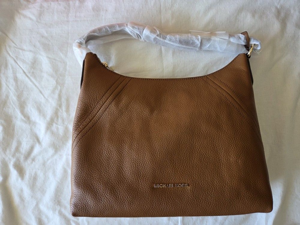 Michael Kors Aria Large Shoulder Luggage
