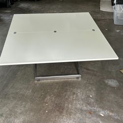 BoConcepts Coffee/dining Room Table