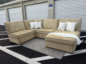 Sectional/couch/sofa/,Vintage 70’s, 70x110x60,Delivery Available