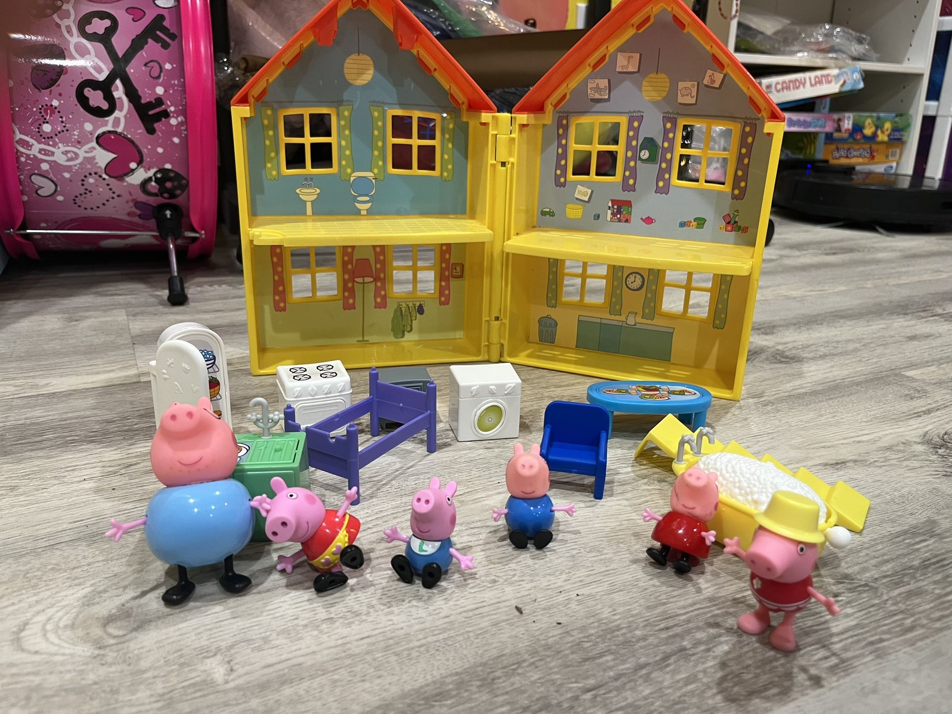 Peppa Pig House With Characters