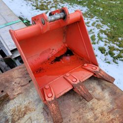  Kubota Bucket