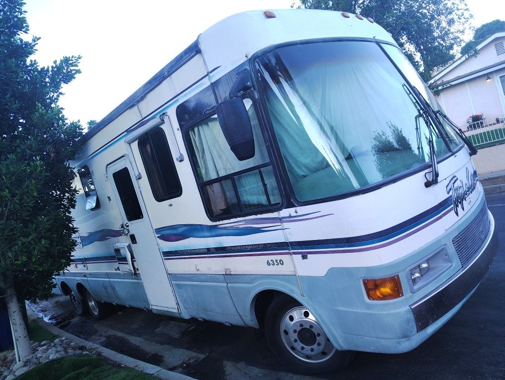 FAST SALE Clean And Spacious RV For Sale-1999 Tropi-Cal Motorhome