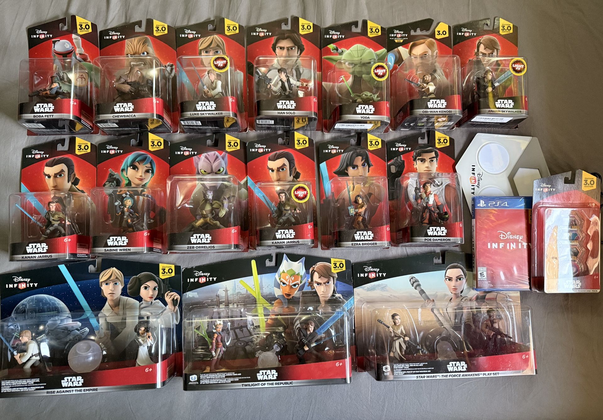 Star Wars Infinity Figures, Game and Pad. Walt Disney PlayStation PS4