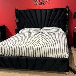 💥Audubon Velvet Bedroom Set

💥👈Financing Available Only $10 Down Payment🥳