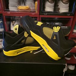 Jordan 4 Retro Thunder (2023) DS Sz 10.5
