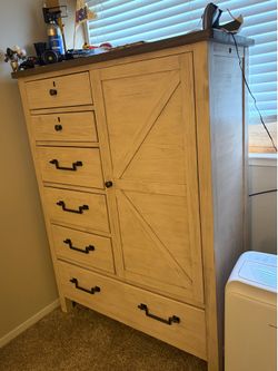 Gentleman’s dresser