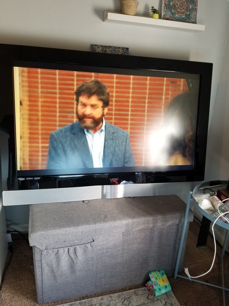 42 Inch Vizio Gallevia 1080 Progressive Liquid crystal Hdtv