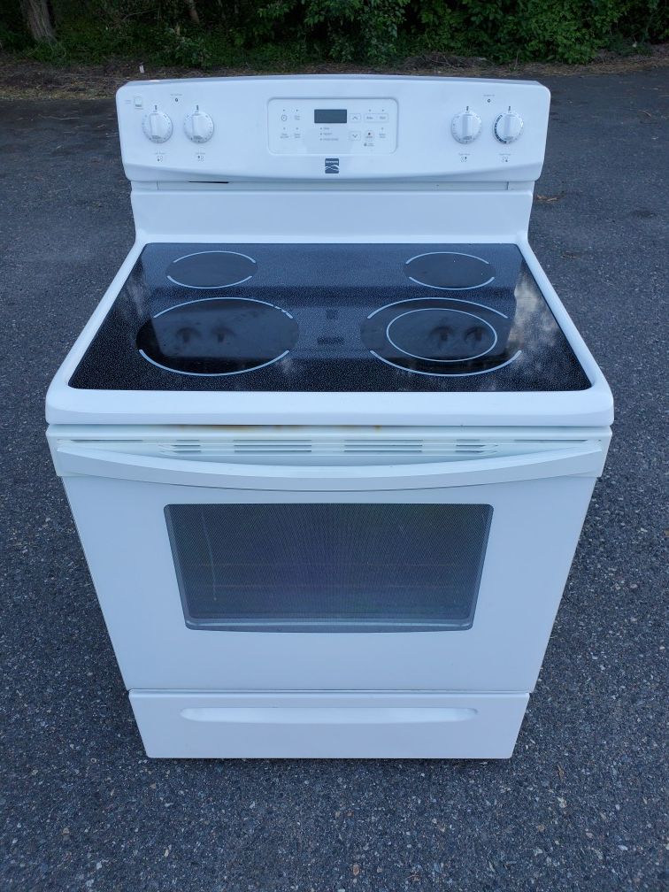 Kenmore white electric stove good working conditions