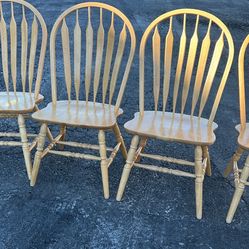 Set Of 4 Like New Chairs 