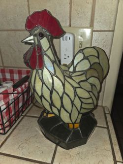 Vintage Stained Glass Rooster Lamp.