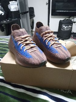 Mens Yeezy Azure Boost 380... Mint.... Size 9.5
