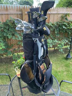 Full set Jack Nicklaus SIGNATURE SERIES Golden Bear golf clubs (12) with matching bag.needs new handles