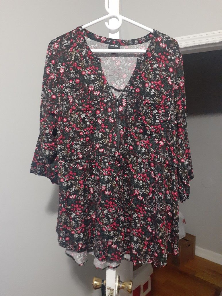 Torrid Floral Zip Front Tunic Poncho Top