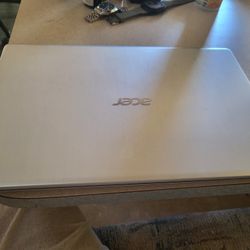 Acer Aspire 5 Slim Laptop. AMD 3200U.