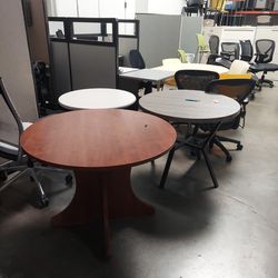 Many Choices On Meeting Tables for The Office