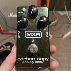 MXR CARBON COPY ANALOG DELAY