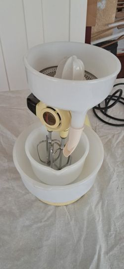 1950's SUNBEAM Mixmaster-works as it should!