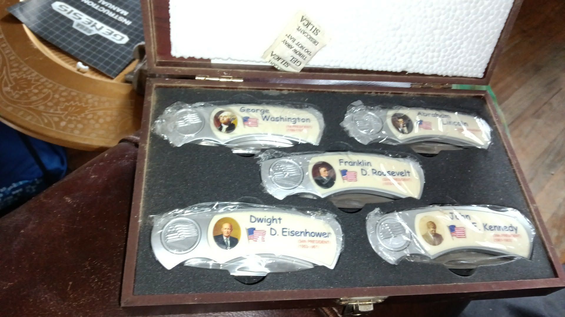 Presidential knife set