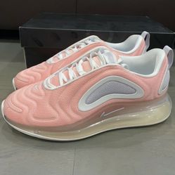 Nike Air Max 720 Size 9 Womans