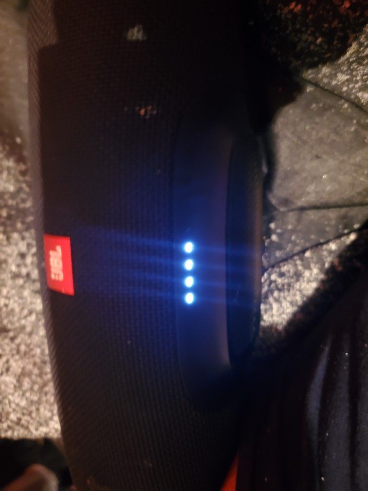 JBL Charge 4
