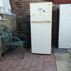 Medium Refrigerator 
