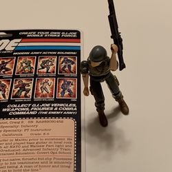 G I JOE MACHINE GUNNER “ROCK ‘N ROLL” (straight-armed) from 1982 with Card & Accessories 