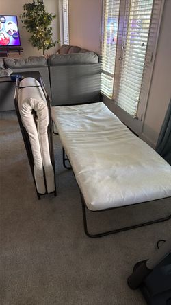 Folding Rollaway Cot with Mattress