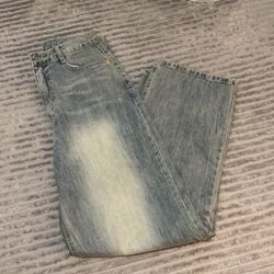 Wide Legged Jeans