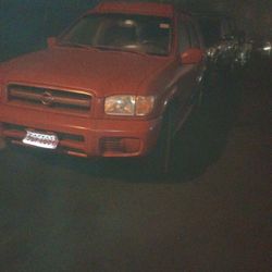 Nissan Pathfinder 1996