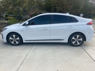 2019 Hyundai Ioniq Hybrid