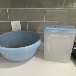 Plastic Bowl & Cereal Holder 
