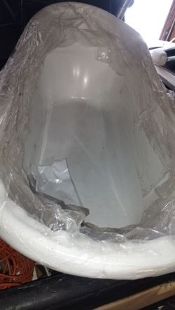 69 " x 30 w x 16 dep bath tab claws fot missing
