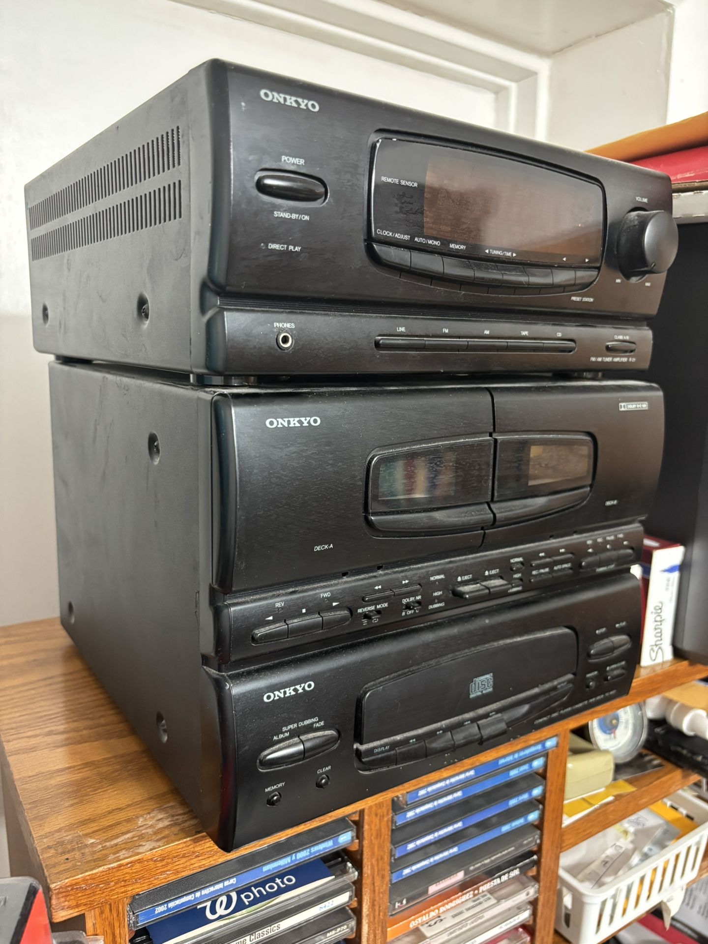 Onkyo Radio And CD Player